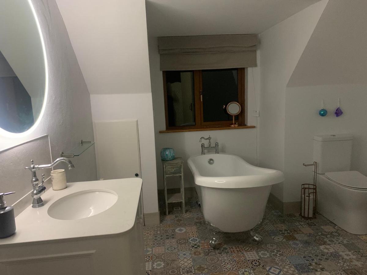 Bedroom With Private Bathroom And Stunning Views In Beautiful Home Letterkenny Exterior photo